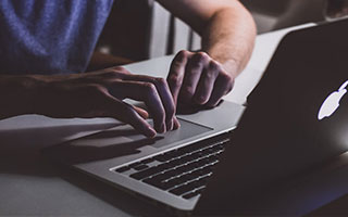 易富配资股票配资网址:新开户怎么买st股票-净流入站上万亿港元关口 南向资金改变港股投资生态